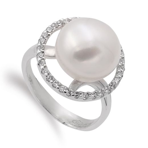 18K Sortija Oro Blanco Con Perla 10 Mm Y Cerco De Circonitas. Ancho Cuerpo: 4 Mm