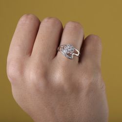 18K Sortija Oro Blanco Cuajo Con Circonitas. Ancho: 11 Mm