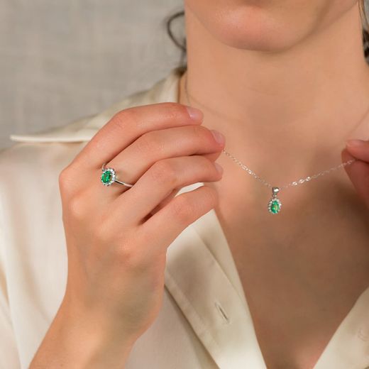 18K Sortija Oro Blanco Esmeralda 0.75 Qts. Diamantes 0.290 Qts. Si-H