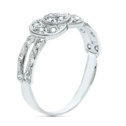 18K Sortija Oro Blanco Motivo Con Circonitas. Ancho 7,5 Mm