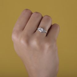 18K Sortija Oro Blanco Rombo Con Circonita Ancho 7 Mm