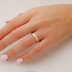 9K Alianza Oro Amarillo Mate Y Bordes Diamantados. Ancho: 4 Mm