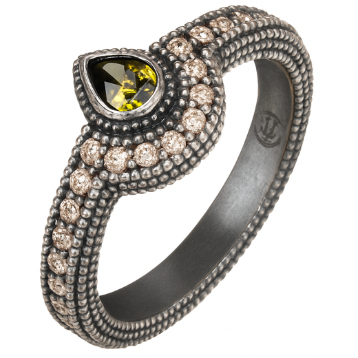 Anillo de plata con peridoto