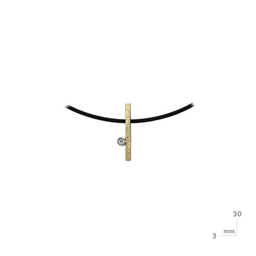 Colgante de 20mm de alto por 3mm de ancho fabricado en plata oxidada, oro de 18k y brillante de 0.015ct.